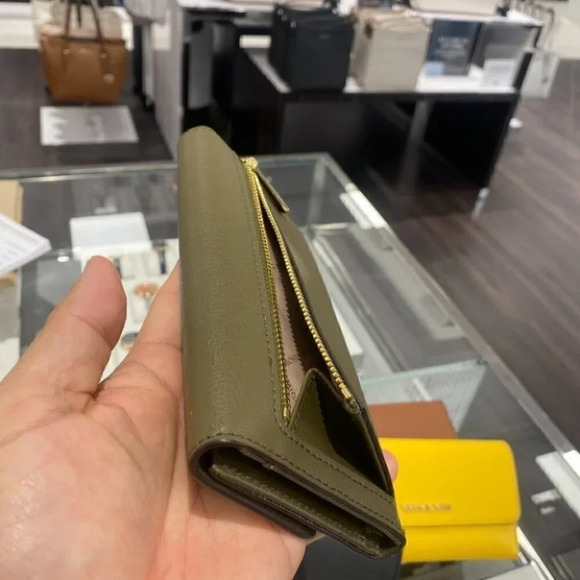 Travel Large Trifold wallet Leather 35H9GTVF3L - Picture 7 of 14